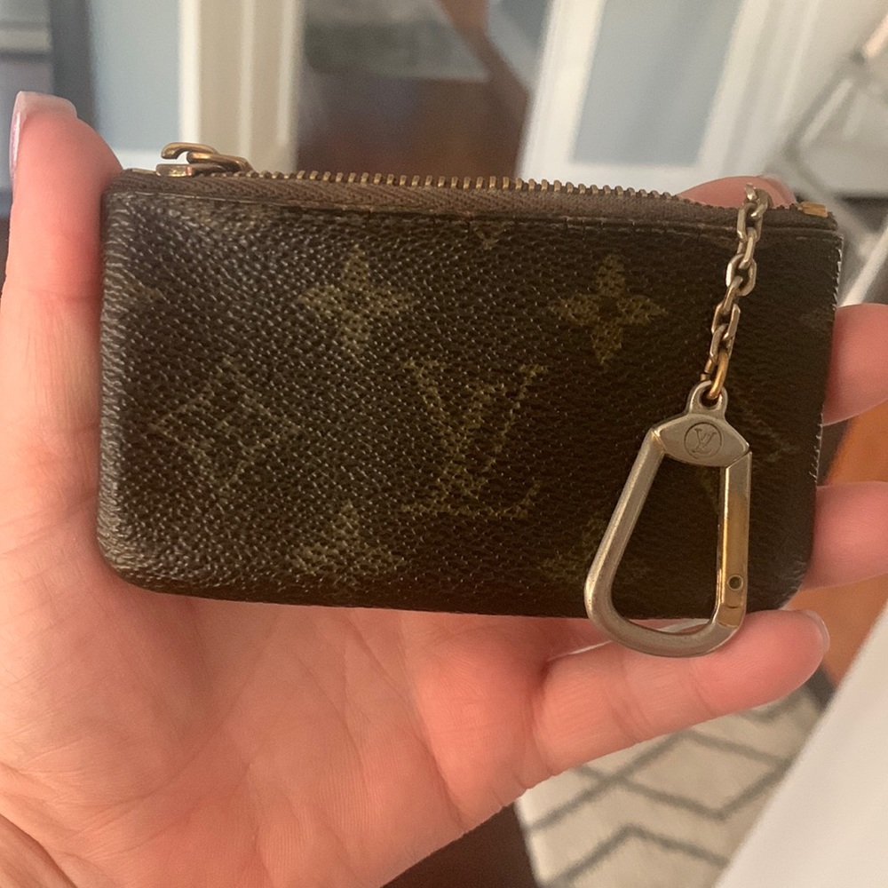 1992 Authentic Louis Vuitton key cles - broken zipper